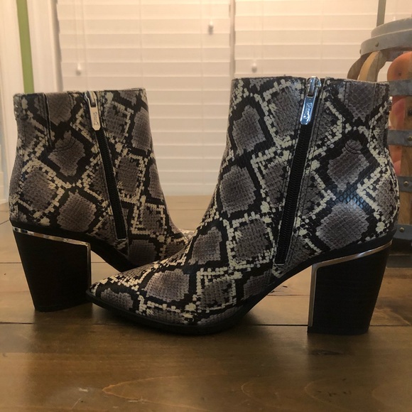 Circus by Sam Elderman Snakeskin Boots - Picture 4 of 10